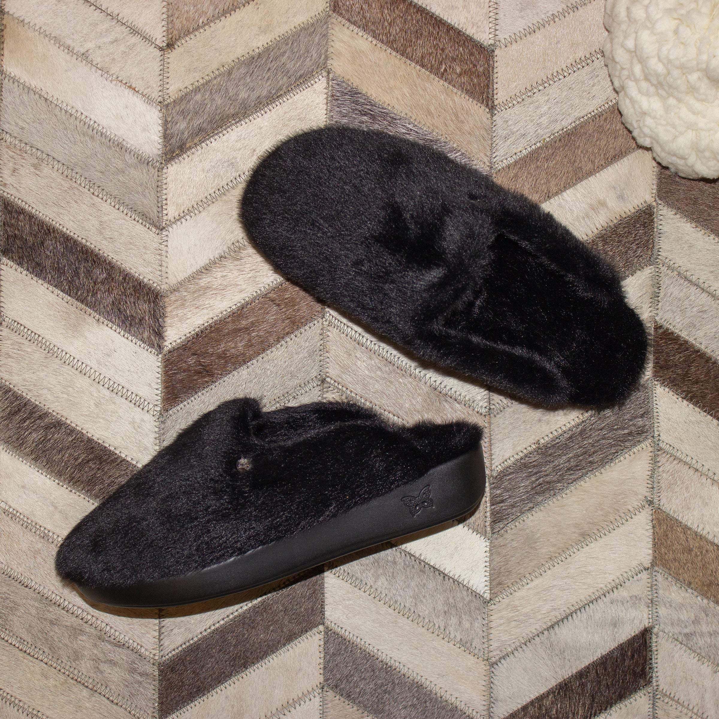 Leisurelee 2 Black Slipper