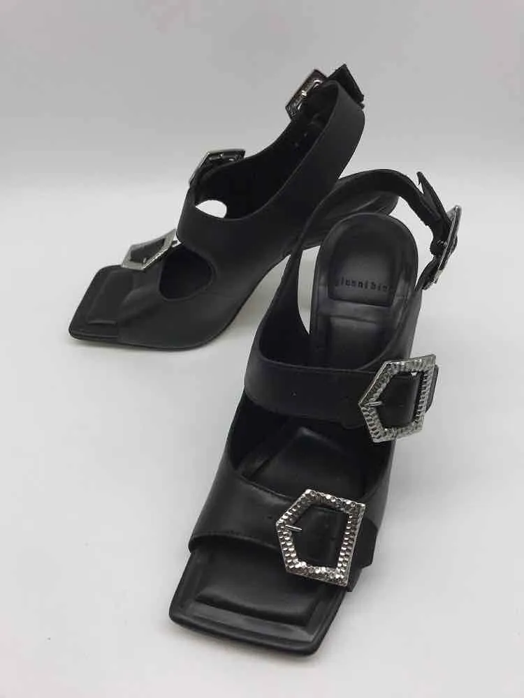 Pre-Owned Gianni Bini Black Size 7 Strappy Heels