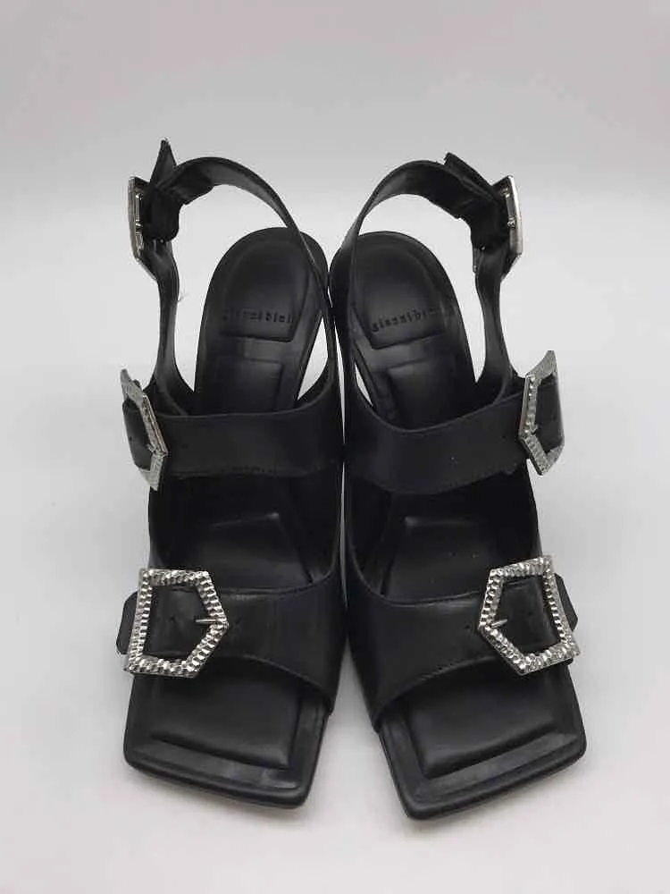 Pre-Owned Gianni Bini Black Size 7 Strappy Heels