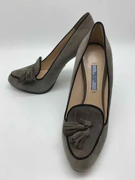 Pre-Owned Prada Grey Size 39.5 Pump Heels