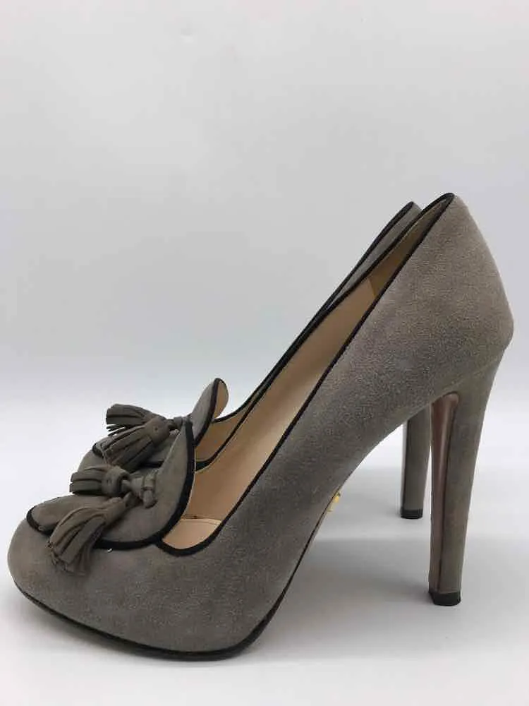 Pre-Owned Prada Grey Size 39.5 Pump Heels